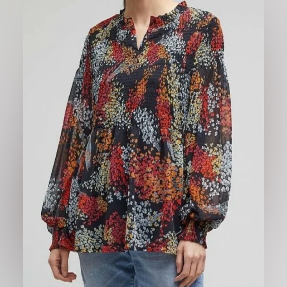 Anthropologie Tops - Anthropologie Akemi+Kim V-Neck Balloon Sleeve Floral Chiffon Smocked Top Size M